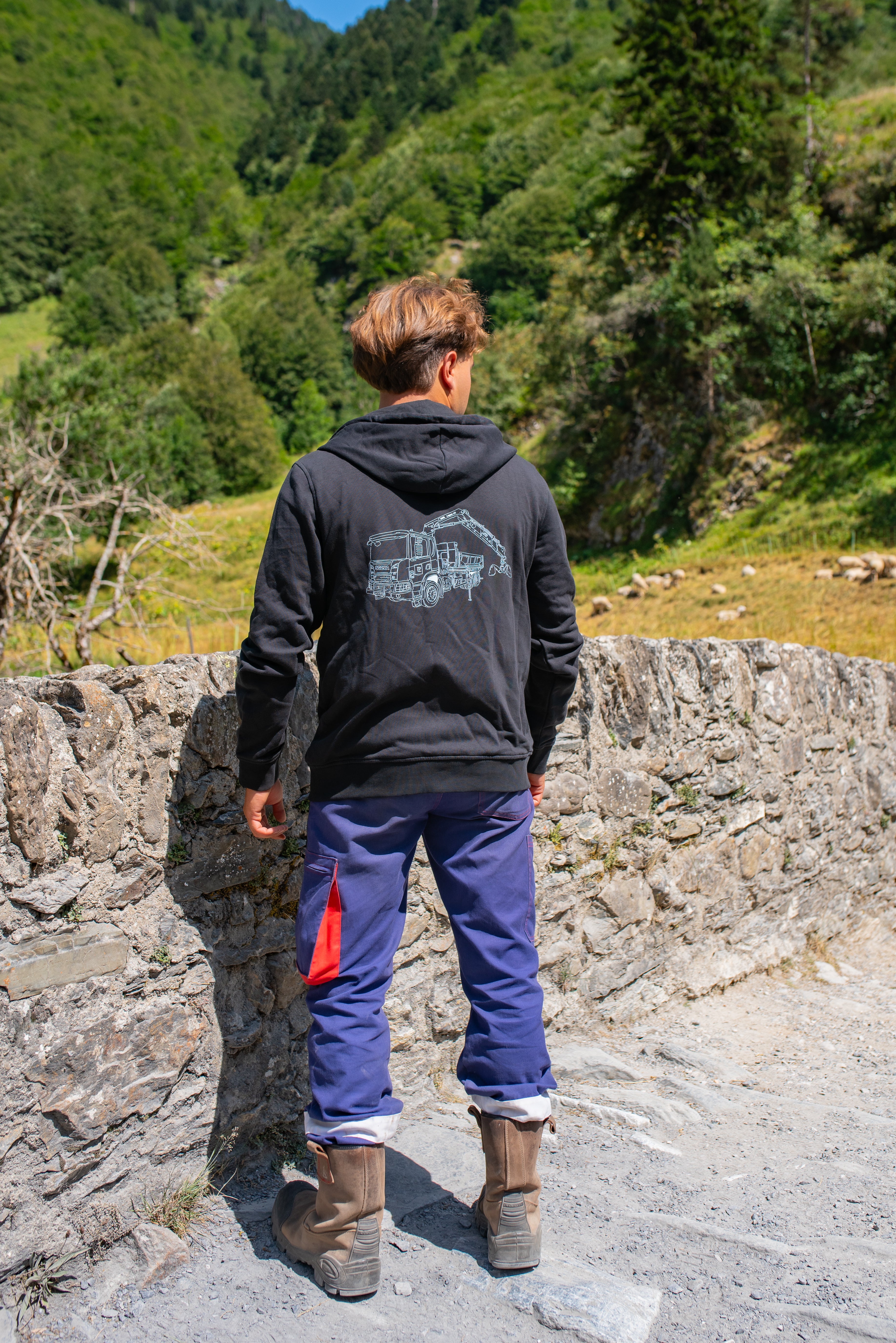 Sweat à Capuche – Collection VEATP Signature